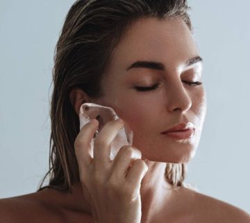 عملية تجميد البشرة.. هل هي خطوة صحية ومفيدة؟