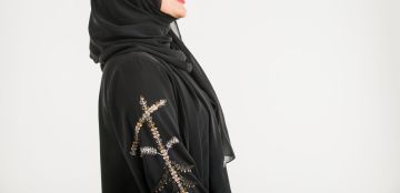 أفكار مميزة لانتقاء عبايات تطريز أسود للمناسبات الرسمية واليومية