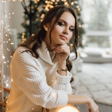 خطة العناية بالوجه لبشرة متألقة قبل سهرات العام الجديد