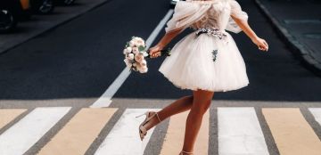 لهذه الأسباب يعتبر فستان قصير منفوش أكثر جاذبية!