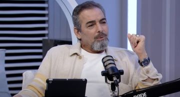 أحمد عبد العزيز: ينقصني بعض التقدير الأدبي من بلدي ... وأتمني الحصول على جائزة الدولة التقديرية أحمد عبد العزيز: ينقصني بعض التقدير الأدبي من بلدي ... وأتمني الحصول على جائزة الدولة التقديرية