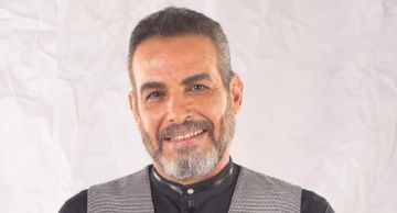 فيديو - أحمد عبد العزيز ضيف عبد العزيز أحمد في أولى حلقات بالمايك والقلم على شاشة الظفرة فيديو - أحمد عبد العزيز ضيف عبد العزيز أحمد في أولى حلقات بالمايك والقلم على شاشة الظفرة