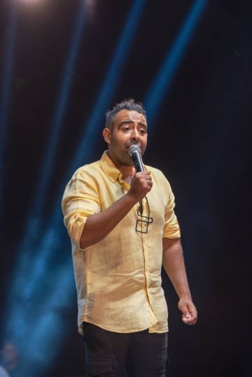 محمد عدوية يكشف للمرة الأولى تفاصيل مرعبة في دفن والده محمد عدوية يكشف للمرة الأولى تفاصيل مرعبة في دفن والده