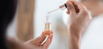 هل سمعت بخلاصة الفول كسيروم للبشرة؟ تعرفي على سر من أسرار العناية الكورية الساحرة!