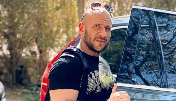 خاص لها - أحمد مكي يعود الى السينما بعد غياب خاص لها - أحمد مكي يعود الى السينما بعد غياب