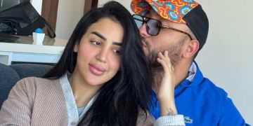 ندى حاسي تتعرض لانتقادات حادة بسبب فيديو قبلة مع زوجها -صورة ندى حاسي تتعرض لانتقادات حادة بسبب فيديو قبلة مع زوجها -صورة