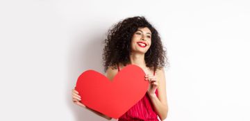 الحب العاطفي من أبرز مراحل الحب السبعة في علم النفس