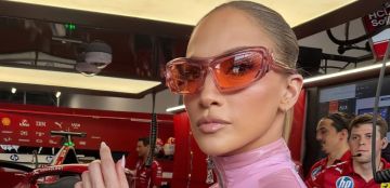 تألقي بأجمل خمس ستايلات للنظارات في صيف 2025 من وحي النجمات العالميات