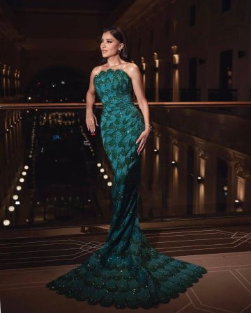 فساتين مي عمر بين الجرأة والتميز: تنوع في الأسلوب وبصمة خاصة