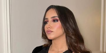 رباب أسعيد تطلب الدعاء لشقيقها بعد تعرضه لحادث سير -صورة