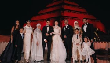 ظهور نادر لأسرة هشام جمال - صور