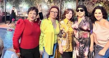 إلهام شاهين تحتفل بشم النسيم برفقة النجوم ... سلاف فواخرجي وفيفي عبده ولبلبة ونبيلة عبيد من بينهم