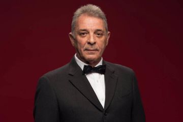 مخرج شهير يكشف رأيه في محمود حميدة: رخم (فيديو)