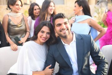 أمل رزق تحتفل بعقد قران ابنتها بالدموع (صور)