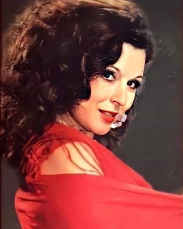 شقيقة سعاد حسني تفتح النار على أسرة العندليب الأسمر (فيديو) شقيقة سعاد حسني تفتح النار على أسرة العندليب الأسمر (فيديو)