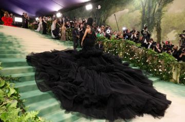 حفل Met Gala 2025 على بعد أيام: كل ما تحتاجون لمعرفته عن أهم ليلة في عالم الموضة حفل Met Gala 2025 على بعد أيام: كل ما تحتاجون لمعرفته عن أهم ليلة في عالم الموضة