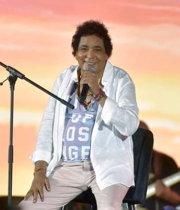 محمد منير يتخذ خطوة جديدة في ألبومه المقبل محمد منير يتخذ خطوة جديدة في ألبومه المقبل