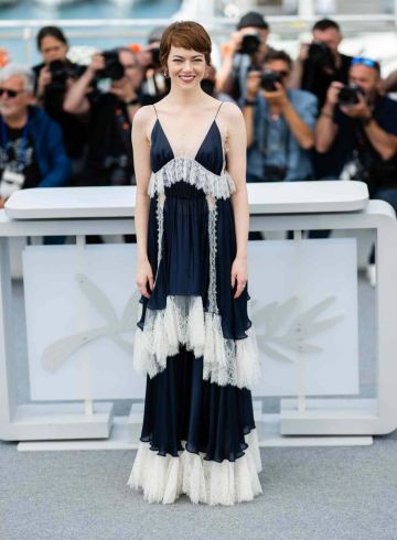 فستان إيما ستون البوهيمي بالدانتيل يهدد بكسر قواعد مهرجان كان فستان إيما ستون البوهيمي بالدانتيل يهدد بكسر قواعد مهرجان كان