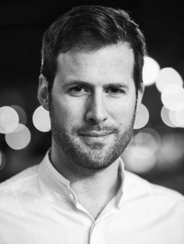 مارك أنطوان باروا... مبدع ينسج الجمال بأنامله