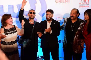 تامر حسني يفاجئ أحمد سعد بما فعله في العرض الخاص لفيلمه (فيديو)