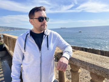 هاني سلامة يعود الى القاهرة لاستئناف تصوير فيلمه الجديد هاني سلامة يعود الى القاهرة لاستئناف تصوير فيلمه الجديد