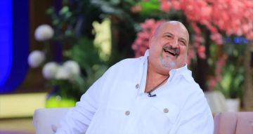 خالد الصاوي يكشف تفاصيل لجوئه لطبيب نفسي (فيديو) خالد الصاوي يكشف تفاصيل لجوئه لطبيب نفسي (فيديو)