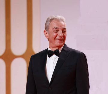 محمود حميدة يثير غضب أهل الإسكندرية بتصريحاته عن مدينتهم محمود حميدة يثير غضب أهل الإسكندرية بتصريحاته عن مدينتهم