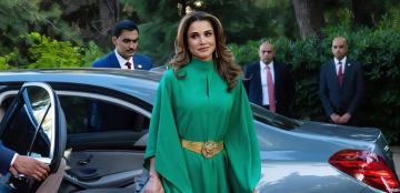 ازياء الملكة رانيا: أناقة طاغية ألهمت بها نساء العالم