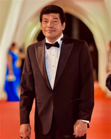 باسم سمرة: ريستارت يناقش قضية أسرية مهمة في إطار كوميدي - فيديو باسم سمرة: ريستارت يناقش قضية أسرية مهمة في إطار كوميدي - فيديو