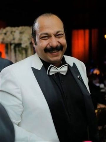 محمد ثروت: وقوفي أمام ميمي جمال شرف كبير.. وسعيد بتجربة فيلم ريستارت - فيديو