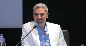 فتحي عبد الوهاب يبدأ تصوير فيلم ثلاثة في واحد بمشاركة سيد رجب وبيومي فؤاد في أبو ظبي