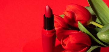 بمناسبة اليوم العالمي لأحمر الشفاه: هذا اللون لا يزال مسيطرا لغاية اليوم!