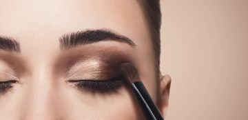 مكياج عيون فخم للمناسبات: إطلالة رائعة تبرز جمالك