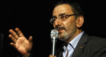 وفاة الفنان اللبناني زياد الرحباني عن عمر ناهز 69 عاما وفاة الفنان اللبناني زياد الرحباني عن عمر ناهز 69 عاما