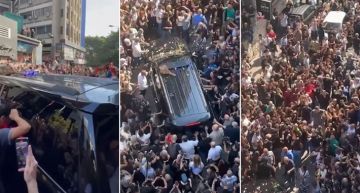 بالدموع والزغاريد والتصفيق جمهور زياد الرحباني يودعه لمثواه الأخير