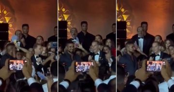 فيديو- على طريقة والده عادل إمام رامي إمام يغني بجوز ابني في حفل زفاف نجله