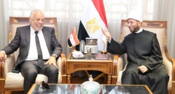 وزير الأوقاف يستقبل نقيب المهن التمثيلية لبحث التعاون في دعم الدراما الدينية والأنشطة الثقافية