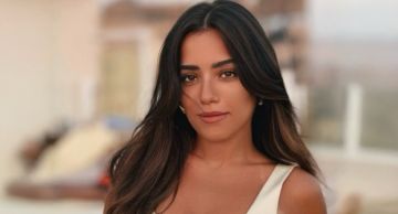 آية سليم تنتهي من تصوير ظهورها الخاص في مسلسل في رواية أحدهم -ورد وشوكولاتة آية سليم تنتهي من تصوير ظهورها الخاص في مسلسل في رواية أحدهم -ورد وشوكولاتة