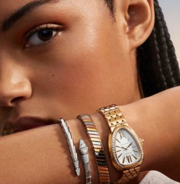 5 قطع مجوهرات أيقونية تحتاج إليها كل امرأة عاشقة للذهب 5 قطع مجوهرات أيقونية تحتاج إليها كل امرأة عاشقة للذهب