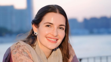 ما الهدية التي قدمتها أصالة لشام الذهبي على مسرح جرش؟ ما الهدية التي قدمتها أصالة لشام الذهبي على مسرح جرش؟