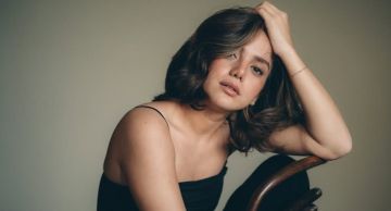 فيديو - بعد 6 ساعات في غرفة العمليات ... والدة رنا رئيس تكشف تفاصيل حالتها وسبب نقلها للمستشفى فيديو - بعد 6 ساعات في غرفة العمليات ... والدة رنا رئيس تكشف تفاصيل حالتها وسبب نقلها للمستشفى