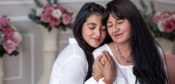 فساتين أم العروس: موديلات رائعة ومميزة تألقي بها كالملكات