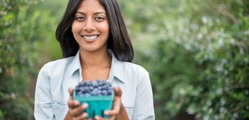 فوائد التوت الأزرق للبشرة عديدة قد لا تعلمينها!