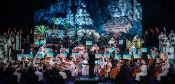 روائع الأوركسترا السعودية تسحر الجمهور في العلا بتجربة موسيقية تجمع الهوية بالأوركسترا الكلاسيكية