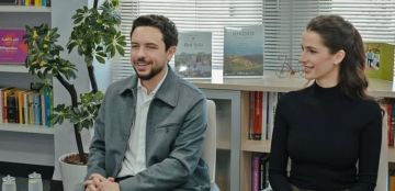 الأميرة رجوة تعيد صياغة أناقة التنورة الطويلة في الزيارات الرسمية