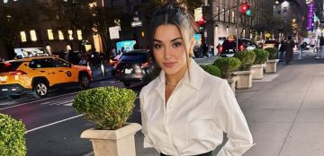 هاندا أرتشيل تختار إطلالتها من أرشيف ايلي صعب