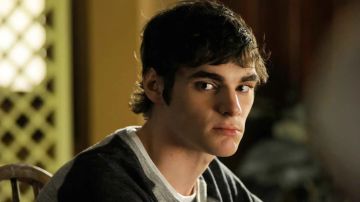 وفاة آر جي ميتي نجم مسلسل Breaking Bad عن عمر 34 عاما