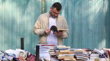 سوق الوراقين للكتب المستعملة .. صفحات تقرأ من جديد