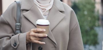 بالطو نسائي للمحجبات... من الموديلات مرورا بالقماش الناعم