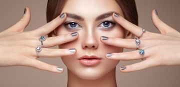 خاتما لكل إصبع: كيف تختارينه بشكل صحيح؟ خاتما لكل إصبع: كيف تختارينه بشكل صحيح؟